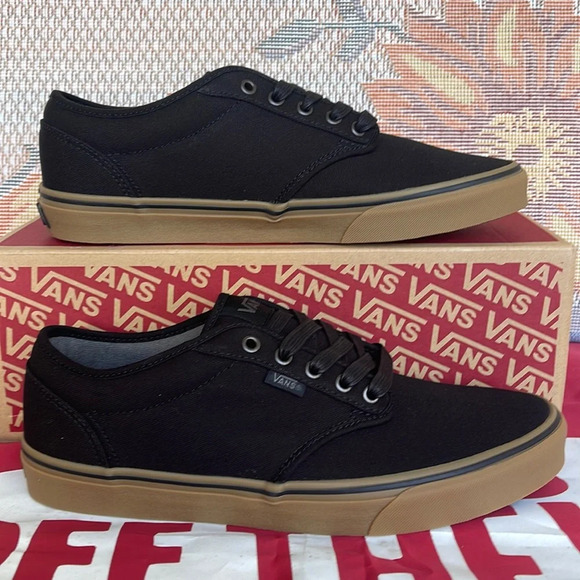 Vans Men’s Atwood
(12 Oz Canvas) Black/Gum
VN000TUYD8E Sneakers - Picture 1 of 16